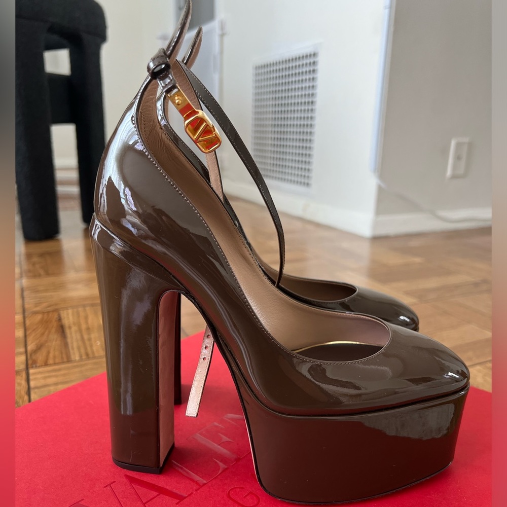 Shoes ,brand Valentino garavani